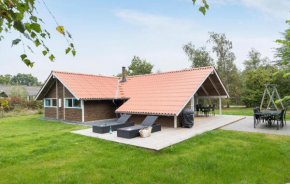 Beautiful Home In Ebeltoft With Sauna
